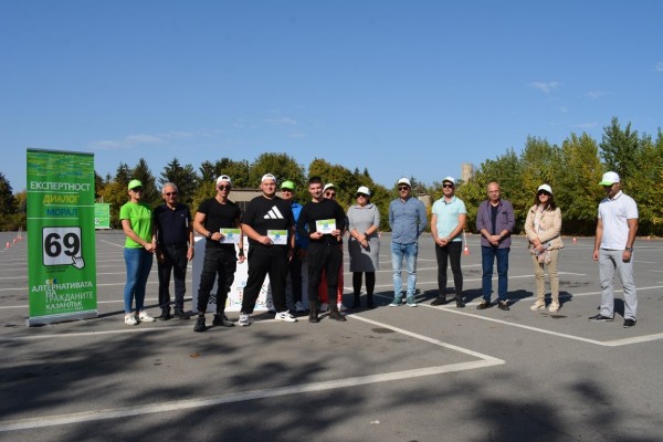 Младежи от Казанлък шофираха безопасно и прецизно, заедно с Алтернативата на гражданите