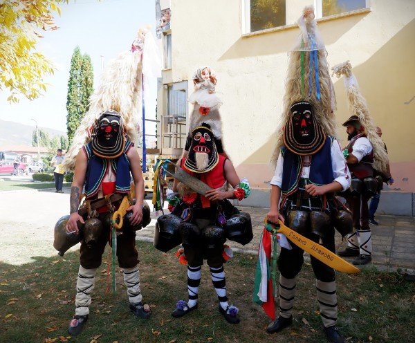 Стотици хора посетиха осмото издание на Националния фестивал на ореха в Голямо Дряново