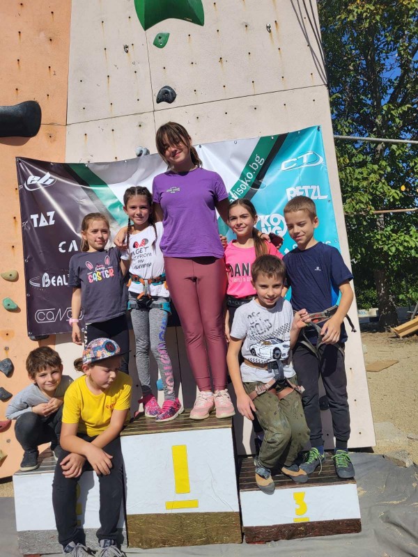 Над 80 деца взеха участие в Общинското първенство по спортно катерене