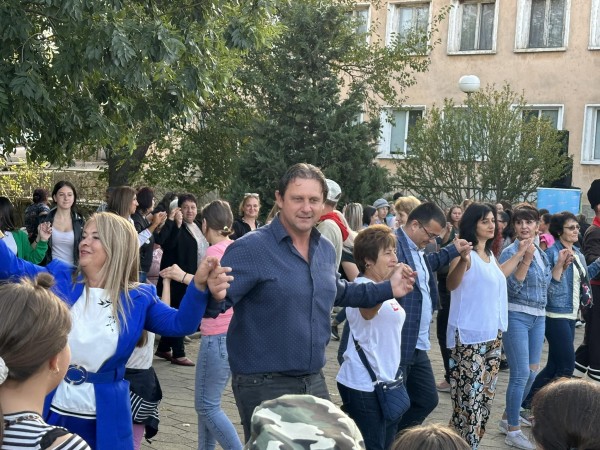 Зина Трифонова (с. Копринка): Делата ми ще покажат дали съм достойна да бъда Ваш кмет!