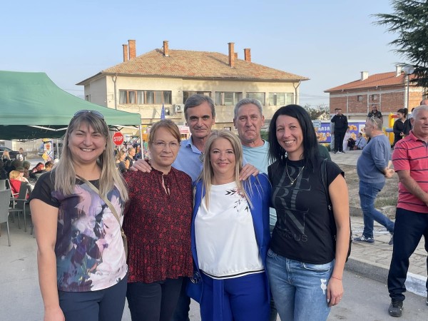 Зина Трифонова (с. Копринка): Делата ми ще покажат дали съм достойна да бъда Ваш кмет!