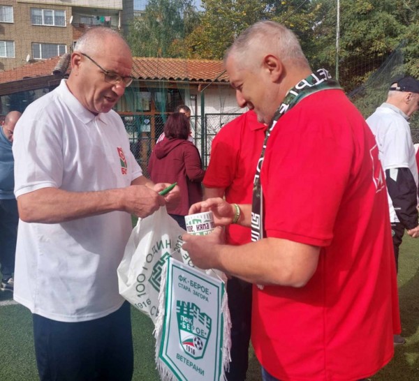 Д-р Колев, №1 събра футболната слава на областта за първи път