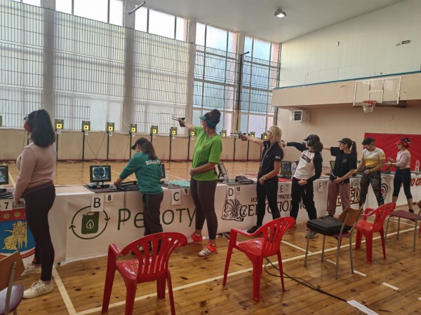 Над 100 участници събра Държавния турнир по спортна стрелба в Казанлък 