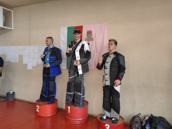 Над 100 участници събра Държавния турнир по спортна стрелба в Казанлък 