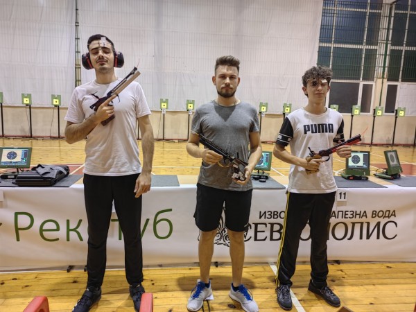 Над 100 участници събра Държавния турнир по спортна стрелба в Казанлък 