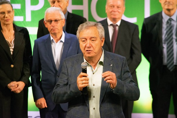 Стотици казанлъчани аплодираха Алтернативата на гражданите и дует Ритон