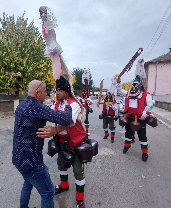 Д-р Колев, №1 е помогнал на много хора. Като кмет може да помогне на цялата община
