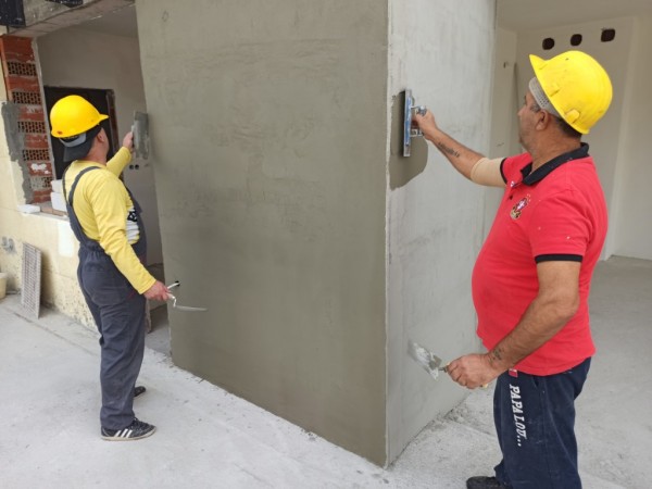 Казанлъшките строители празнуват днес, а проблемите им с кадри и липсата на депо за отпадъците са сериозни