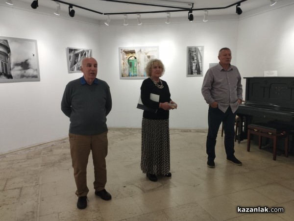 Галина Ушева представи в Казанлък фотографската изложба “Да откриеш свободата“