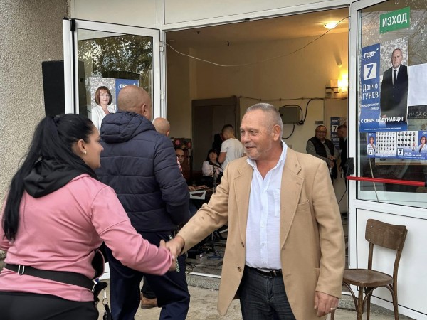 Църквата в Дунавци получи подарък за зимата от кандидат-кмета Дончо Гунев