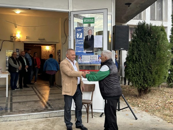 Църквата в Дунавци получи подарък за зимата от кандидат-кмета Дончо Гунев