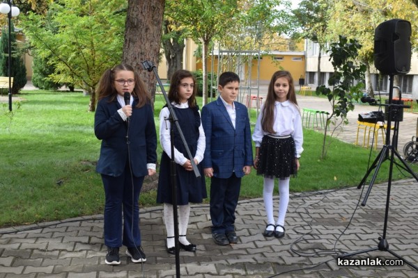 Кирковци отдадоха почит на своя патрон с тържество и поднасяне на цветя