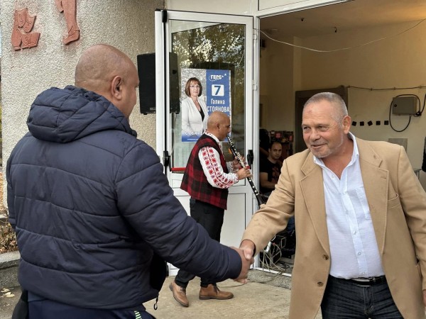 Църквата в Дунавци получи подарък за зимата от кандидат-кмета Дончо Гунев