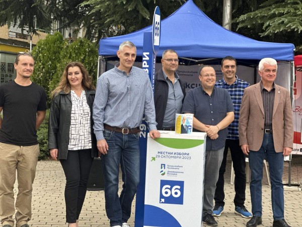 Алекси Алексиев закри предизборната кампания на „ПП-ДБ“ в Казанлък / Видео / Новини от Казанлък