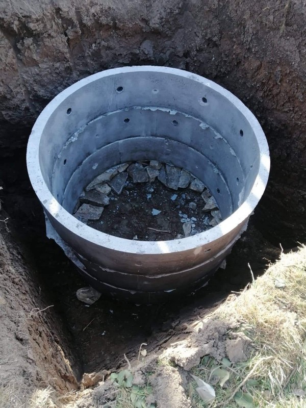 Изработка, доставка и монтаж на бетонни пръстени за ями от фирма „Палова 2019“ ЕООД 