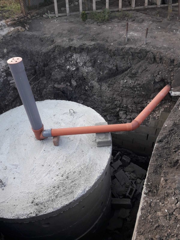 Изработка, доставка и монтаж на бетонни пръстени за ями от фирма „Палова 2019“ ЕООД 