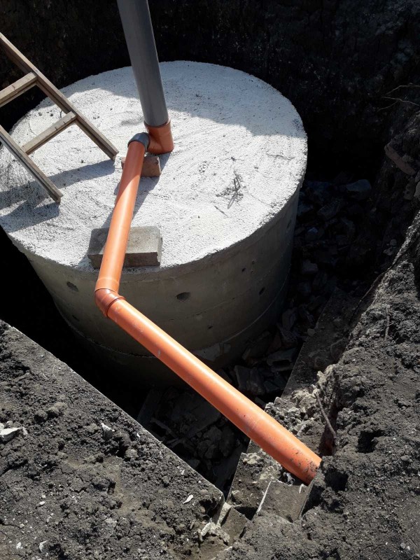 Изработка, доставка и монтаж на бетонни пръстени за ями от фирма „Палова 2019“ ЕООД 