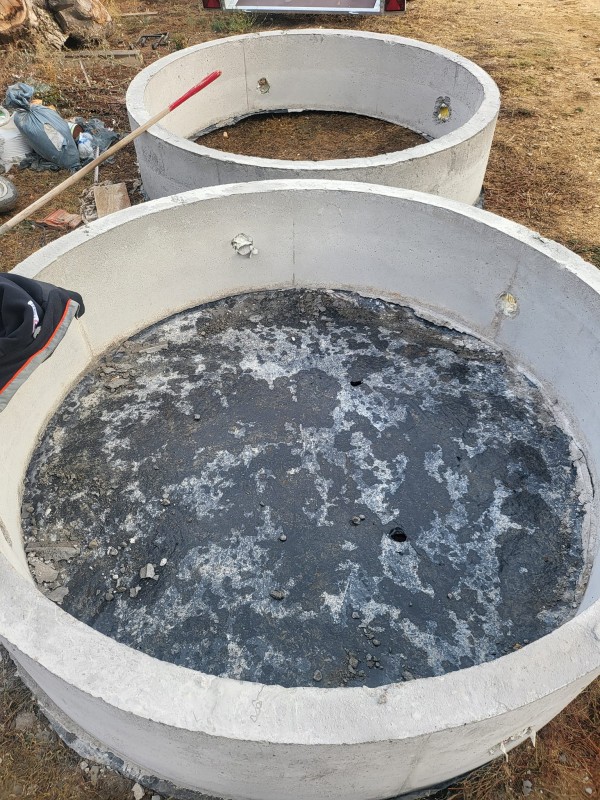 Изработка, доставка и монтаж на бетонни пръстени за ями от фирма „Палова 2019“ ЕООД 