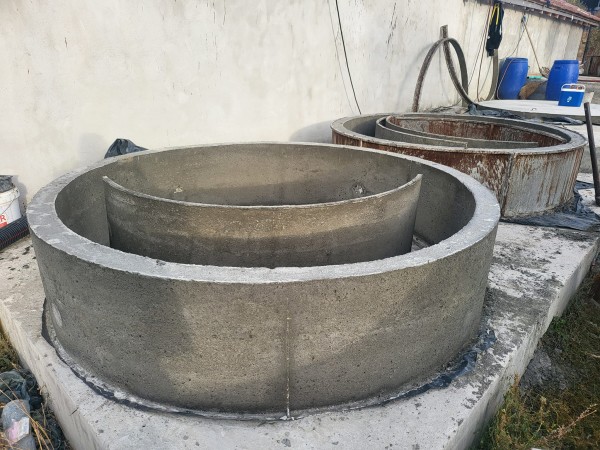 Изработка, доставка и монтаж на бетонни пръстени за ями от фирма „Палова 2019“ ЕООД 