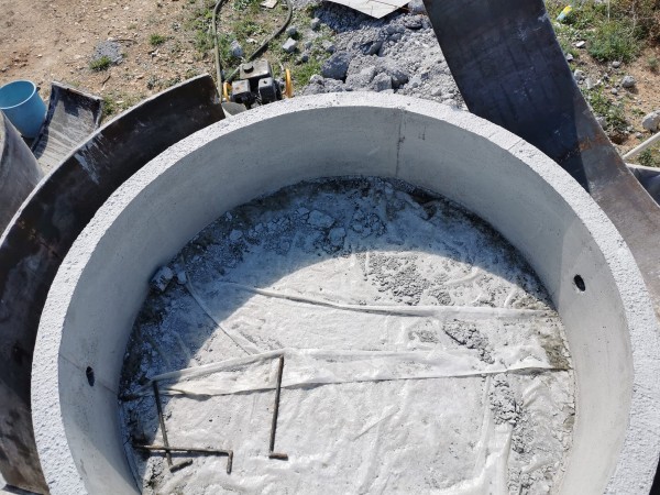 Изработка, доставка и монтаж на бетонни пръстени за ями от фирма „Палова 2019“ ЕООД 