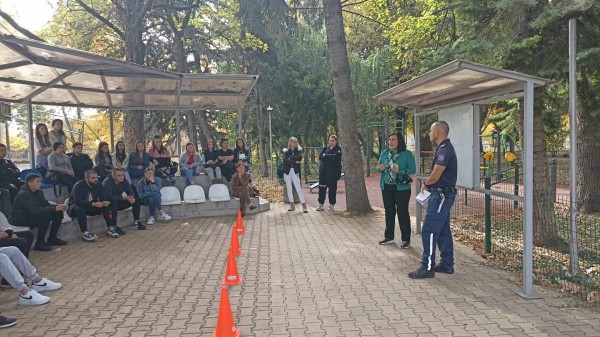 Експерти от РЗИ-Стара Загора с открити лекции в ПГЛПТ