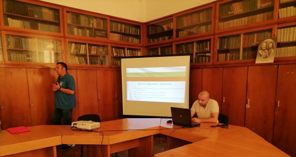 Лекция за “Будители от Казанлък и региона“ беше представена пред ученици от ПХГ “Св. Св. Кирил и Методий“