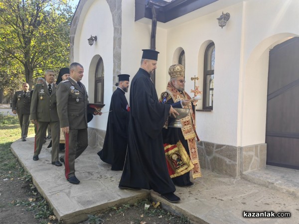 Новият православен параклис „Свети Димитър Солунски Чудотворец” беше осветен в 61 механизирана бригада