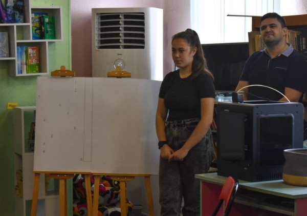 Осмокласници от ПГЛПТ цитираха слова на народните будители в ОБ „Искра“