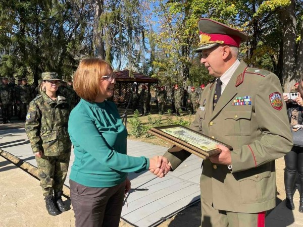 Признание за Галина Стоянова от 61-ва Стрямска механизирана бригада