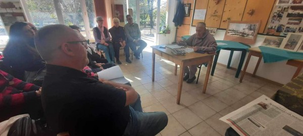 Кандидат-кметът Петко Петков поздрави пенсионерите от с. Шейново с издания на Чудомир