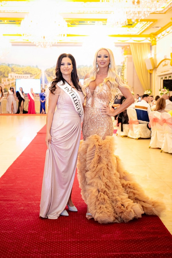 Казанлъчанката Станислава Мутова стана втора подгласничка в конкурса “Мисис България“ 2023