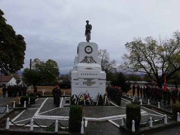 Заупокойна панихида беше отслужена по повод Архангелова задушница в казанлъшкото военно формирование 