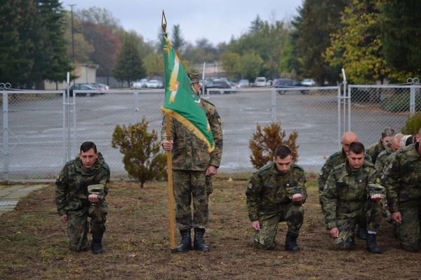 Заупокойна панихида беше отслужена по повод Архангелова задушница в казанлъшкото военно формирование 