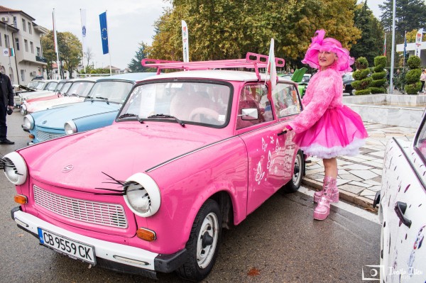 Стотици гости от цялата страна събра ежегодното издание на “Трабант фест“ тази събота