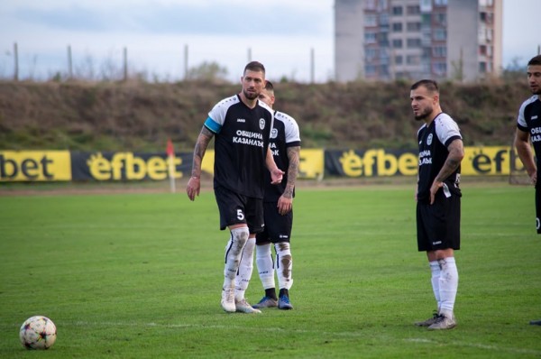 ФК “Розова долина“ със заслужена победа в едно от дербитата на Трета лига