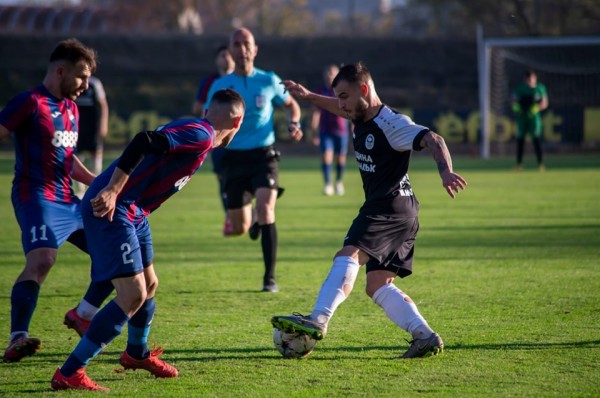 ФК “Розова долина“ със заслужена победа в едно от дербитата на Трета лига
