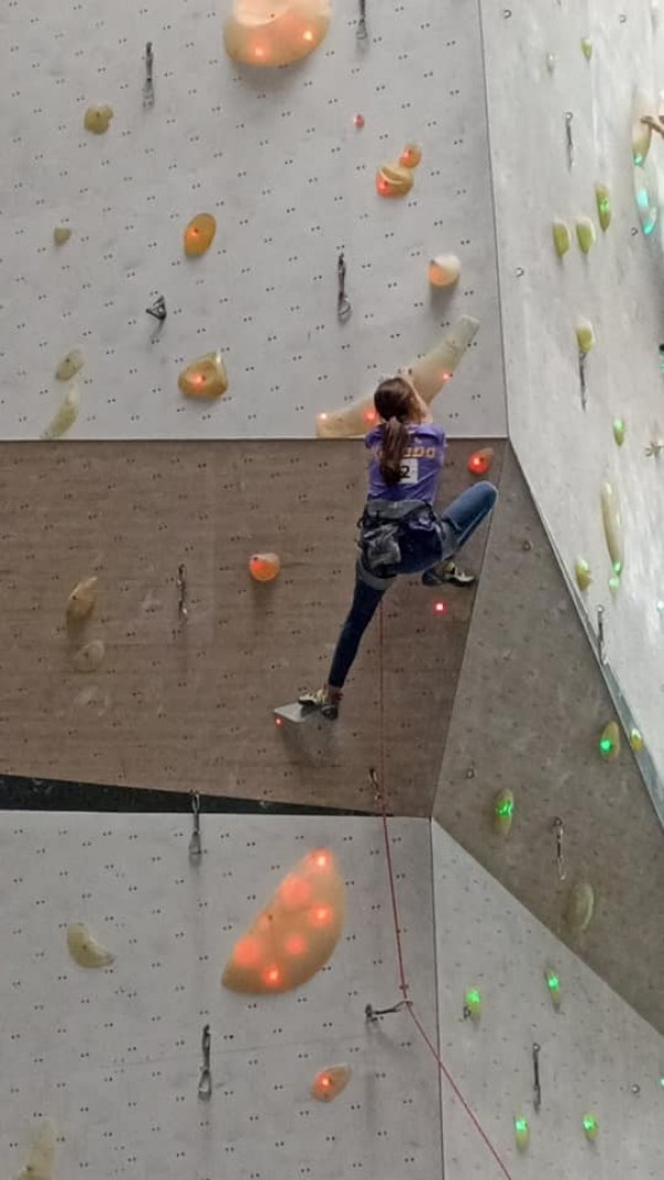 Три купи “България“ и пълен комплект медали за казанлъшките катерачи от държавното първенство