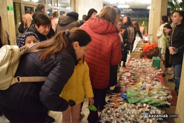 Хаджиеновци събраха 11 440 лева от благотворителния концерт и базар в помощ на учителката Татяна Казакова