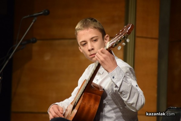 Хаджиеновци събраха 11 440 лева от благотворителния концерт и базар в помощ на учителката Татяна Казакова