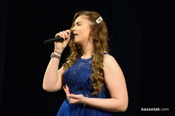 Хаджиеновци събраха 11 440 лева от благотворителния концерт и базар в помощ на учителката Татяна Казакова