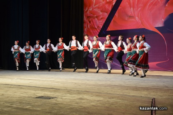 Хаджиеновци събраха 11 440 лева от благотворителния концерт и базар в помощ на учителката Татяна Казакова