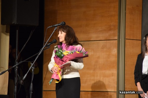 Хаджиеновци събраха 11 440 лева от благотворителния концерт и базар в помощ на учителката Татяна Казакова