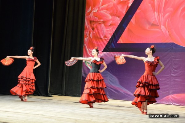 Хаджиеновци събраха 11 440 лева от благотворителния концерт и базар в помощ на учителката Татяна Казакова