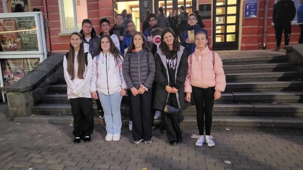 Информационна среща-дискусия на тема “Зависимостите в живота ни и как да се преборим с тях” се състоя в Казанлък