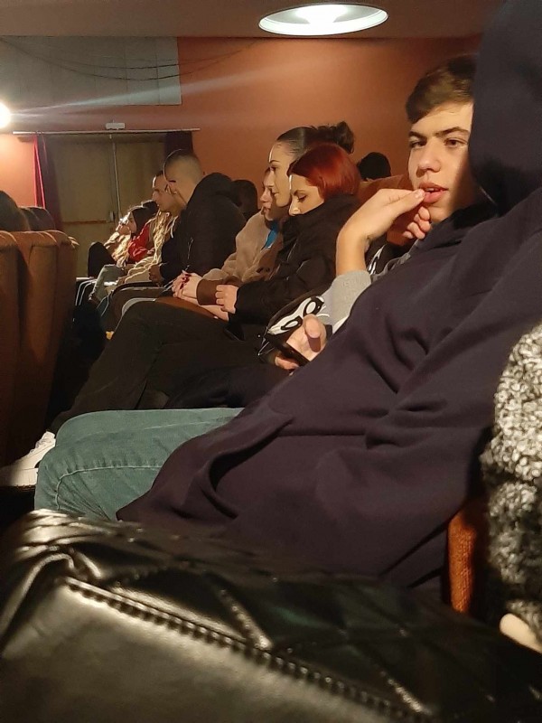 Информационна среща-дискусия на тема “Зависимостите в живота ни и как да се преборим с тях” се състоя в Казанлък