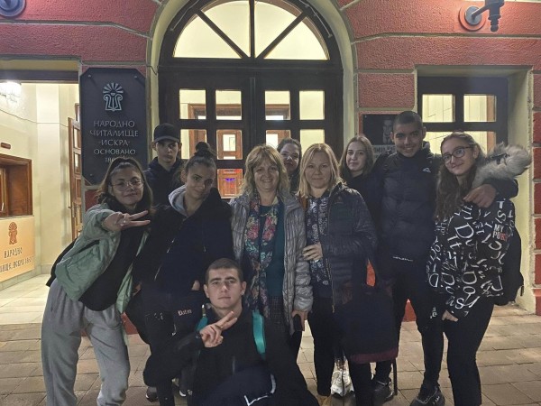 Информационна среща-дискусия на тема “Зависимостите в живота ни и как да се преборим с тях” се състоя в Казанлък