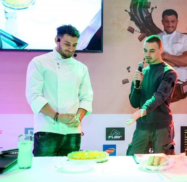 Авторски чийзкейк донесе първо място на Денислав Атанасов от ПГЛПТ в престижен конкурс