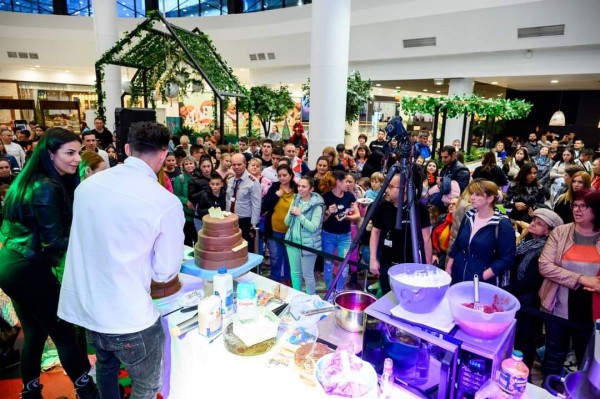 Авторски чийзкейк донесе първо място на Денислав Атанасов от ПГЛПТ в престижен конкурс