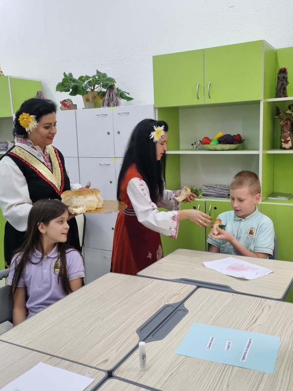 Третокласниците от ОУ „Св. Паисий Хилендарски“ отбелязаха  Деня на християнското семейство