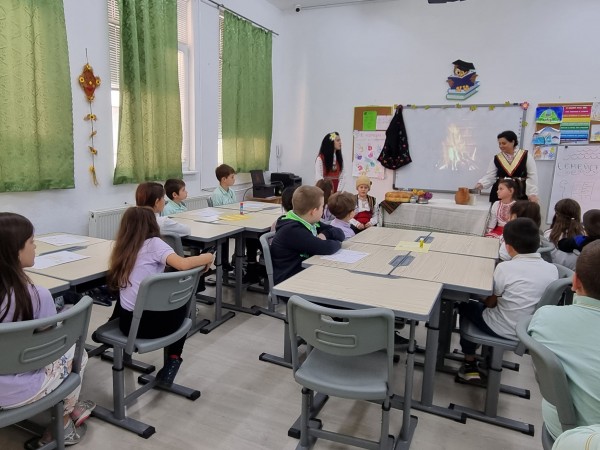 Третокласниците от ОУ „Св. Паисий Хилендарски“ отбелязаха  Деня на християнското семейство